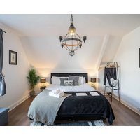 Phenix Central - Huge 3 Bed Super Equipped Apartment.