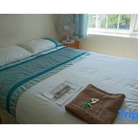 Double With Shared Bathroom Sleeps 1-2 Located 5 Minutes From Heathrow Dsbyr