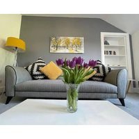 No 10 - Immaculate top floor city centre two bed flat suitable for 4 guests.