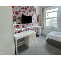 OYO The Lodge Bournemouth