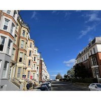 Stylish Apartment With Free Parking Lift & Views