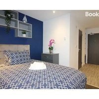 Signature House - Contemporary Studios in Coventry City Centre free parking by COVSTAYS