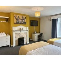 The Queens Head Hotel