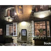 Siam cottage guesthouse over 300 years old with Thai restaurant