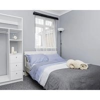 Shirley House 2 Guest House Self Catering by Southampton General Hospital