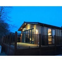 Loubi's Lakeside Lodge