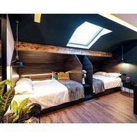 The Nest - Luxury 16 Person Apt W Jacuzzi & Parking