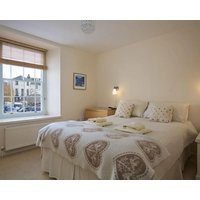 7 Charles Street With A Garden In Dartmouth Ref 995157