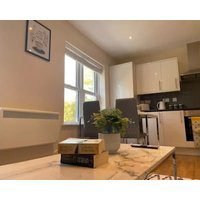 Luxurious 1 Bedroom Flat With Free Parking