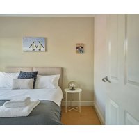 Curb Properties - Gorgeous 3 Bedroom House Close To Town Centre