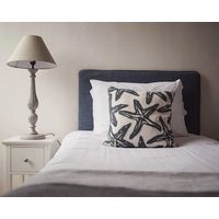 Fairhaven With A Garden In Dartmouth Ref 995409