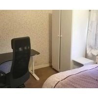 Cheerful Home With Free Parking On The Road