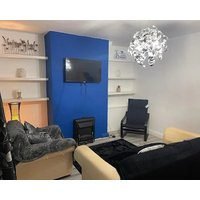 Cheerful 3 Bedroom Entire Home - Newly Furnished