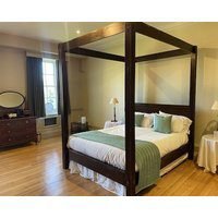 Holbrook Manor & Spa.