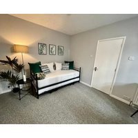 Brighton Hot Tub Apartments