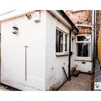 Alice's Central Stay: Parking + Close to the Motor Point Arena