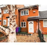 Elegant 2 bed with hot tub and a host of amenities