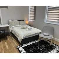 The Grand Bleu - Next to Tube station