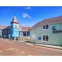 Nebo Pod With Hot Tub In Amlwch