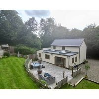 Rudbaxton Water Pet Friendly With Hot Tub In Haverfordwest