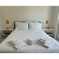 A Modern One-bedroom Top Floor Apartment Near Whitechapel Station