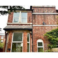 Newly Refurbished Spacious And Bright House.7 Min Drive To Nottingham Centre