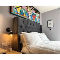 Superb townhouse near vibrant Gloucester Road