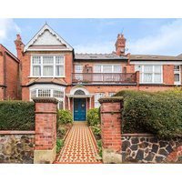 Just Refurbished Beautiful 1 Bed Garden Flat In Muswell Hill London