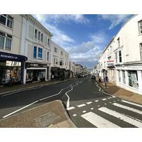 Cross Street Apartment