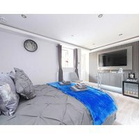 Hackney Suites - En-suite rooms & amenities