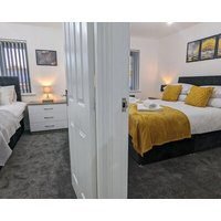 ClariTurf - 4 Bedroom Semi - Private Parking near Turf Moor Town Centre Transport and Motorway Links next to Canal 3 Parks and Lake - Sky and Netfl