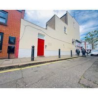 Modern And Stylish Studio - Ideal Central Location