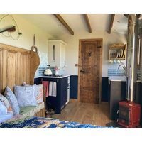 Shepherd Hut In Private Field With Outdoor Bath