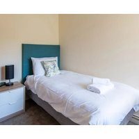 Dolphin Apartment - Sleeps 3 Guests In 2 Bedrooms