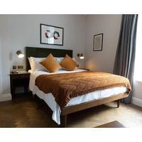 THE KNIGHT OF NOTTINGHILL