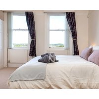 St Katherines - Four Bedroom House Sleeps 8