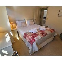 Pennant - An Apartment That Sleeps 4 Guests In 2 Bedrooms