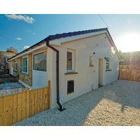 A Cosy But Modern Bungalow With Large Secured & Private Garden.