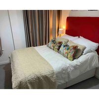 2 Double Bedroom Apt In Central Bath With Parking