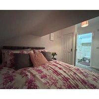 Immaculate 1-bed House In Newtown Disley