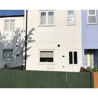 Comfy Modern Townhouse/w Free Parking & Garden Newly Refurbished Self Catering