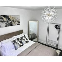 Luxury 2-bed Apartment Lindley Huddersfield