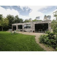 The Big Box Brandeers Pet Friendly With Open Fire In Minety