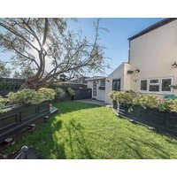 Beautiful 4 Bed Beach House - Pool table & Parking