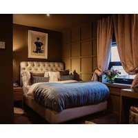 Studio Flat With King Size Bed Sofa Bed Private Bathroom And Kitchenette.