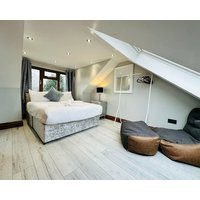 Spacious 6 Bed Residence in Wembly London