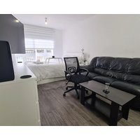 Stylish Place kingsize Bed 1 Stop From Wembley Stadium Elegant Electric Blinds