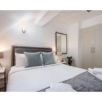 Outstanding Trafalgar Square Penthouse