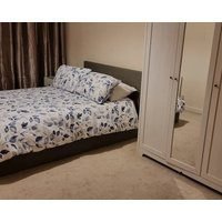 Cozy Apartment Near Colindale Station.