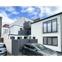 Chic Living By Lawsons